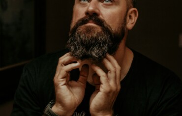 Injerto de barba FUE: consigue una barba más densa y natural